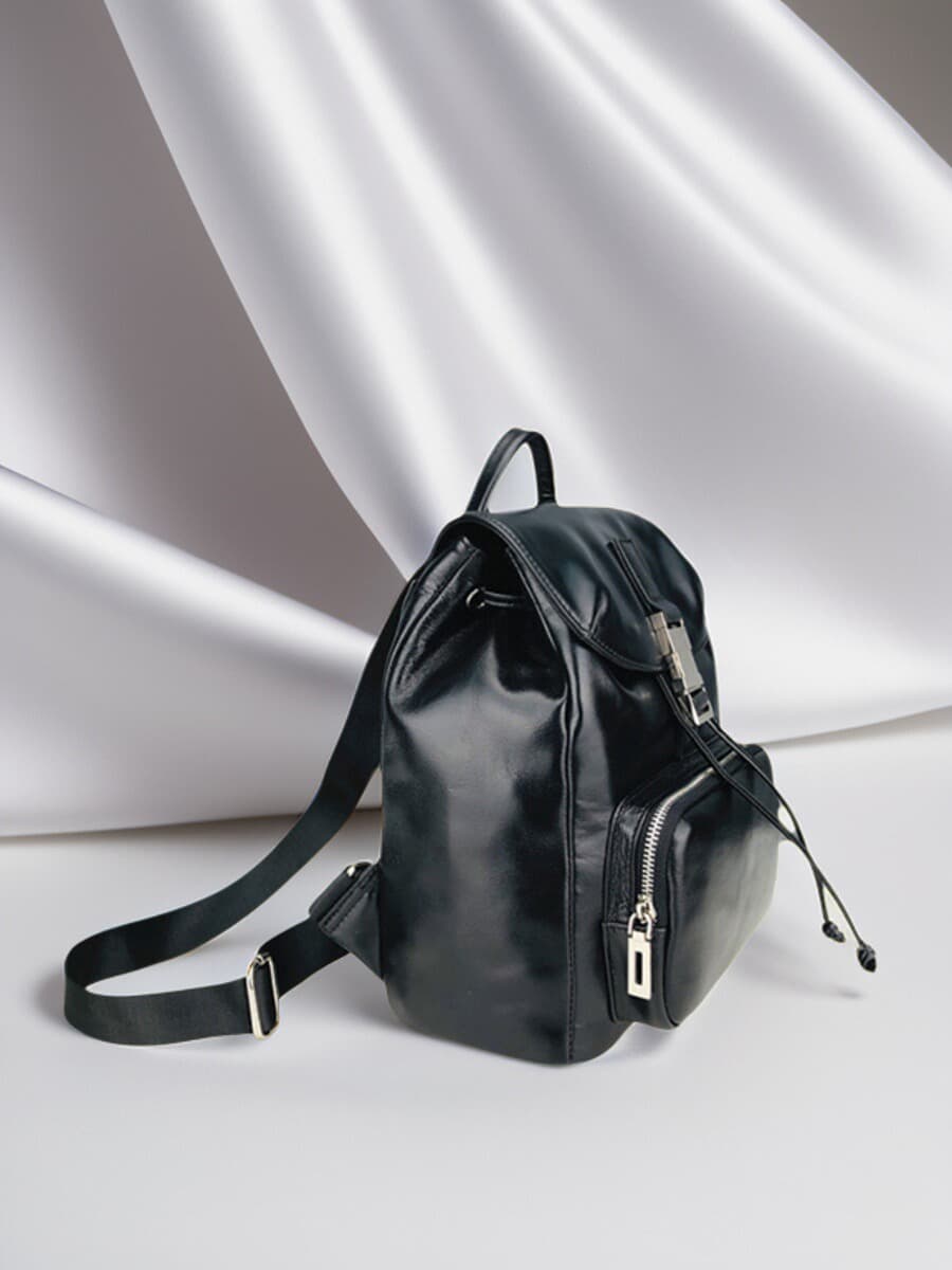 レザーリュック 男性用 上質革調素材リュック 都会派洗練仕様 ビジネス