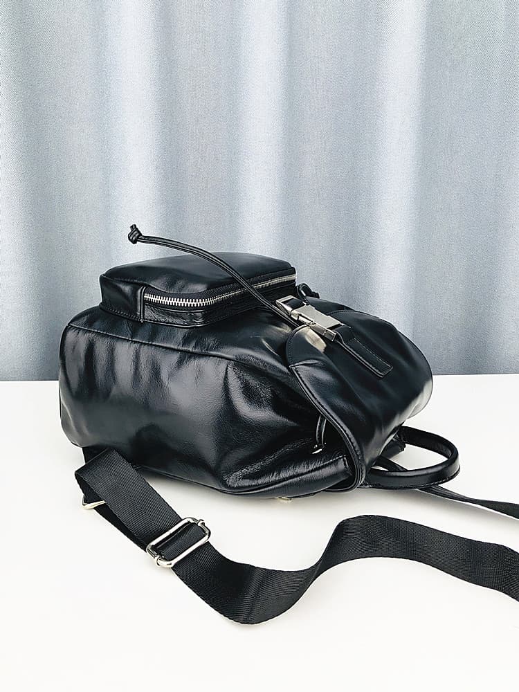 レザーリュック 男性用 上質革調素材リュック 都会派洗練仕様 ビジネス