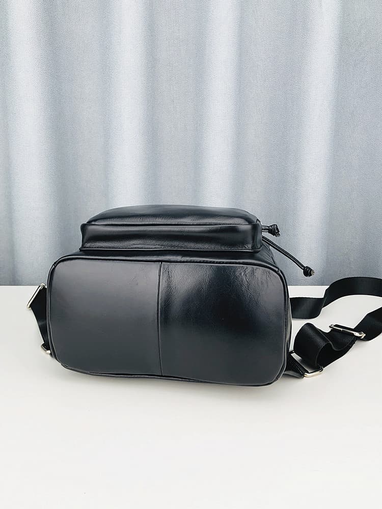 レザーリュック 男性用 上質革調素材リュック 都会派洗練仕様 ビジネス