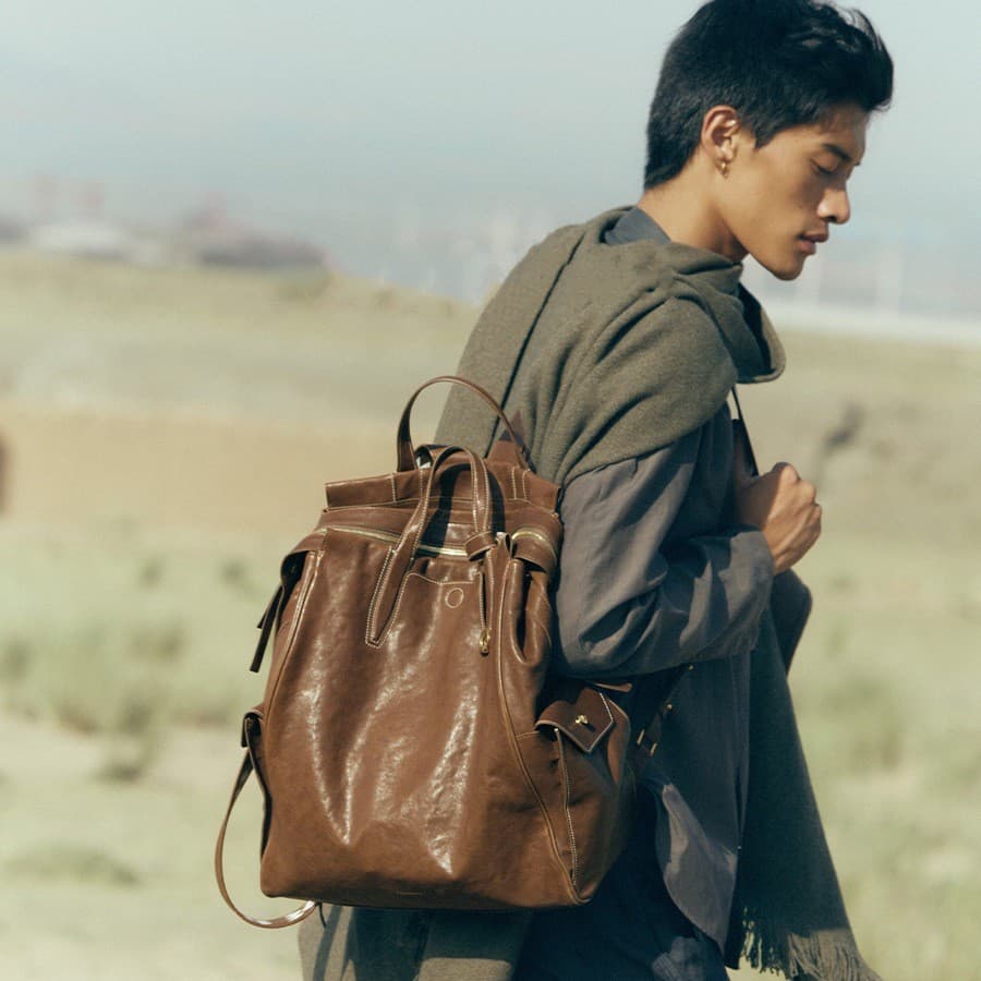 レザーリュック 本革巾着型大容量学生用 通学