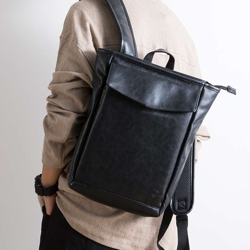 レザーリュック 上質革素材薄型パソコンリュック ビジネス