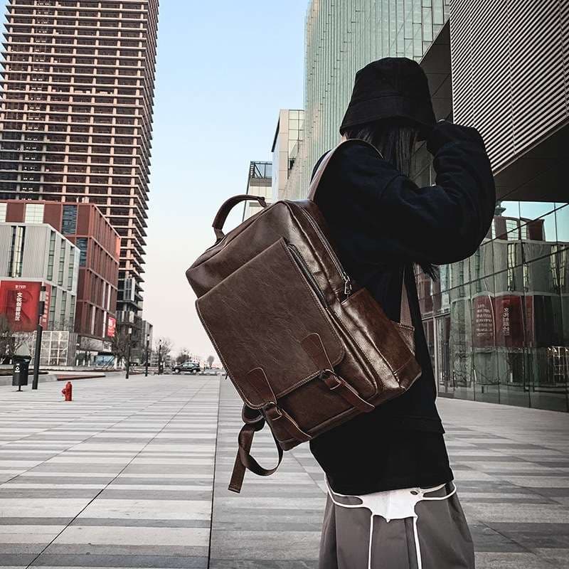 レザーリュック 本革製電子機器対応鞄 都市型上質革製背負鞄 ビジネス