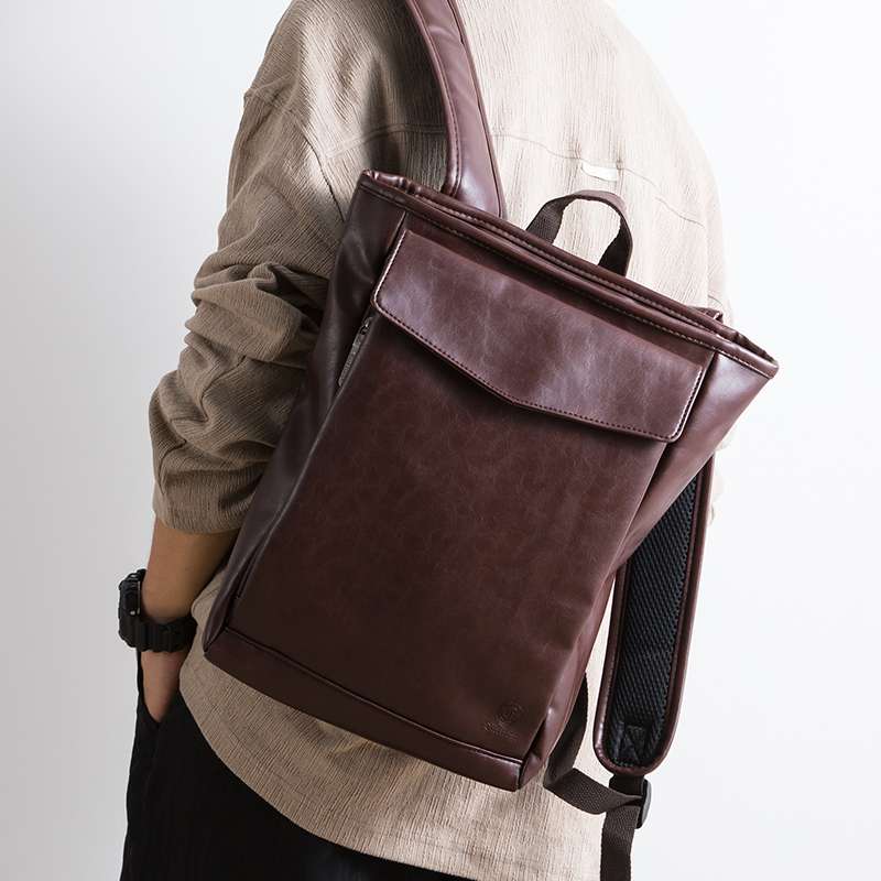 レザーリュック 上質革素材薄型パソコンリュック ビジネス