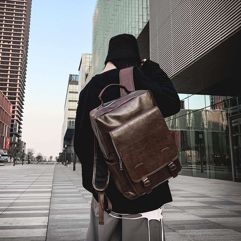 レザーリュック 本革製電子機器対応鞄 都市型上質革製背負鞄 ビジネス
