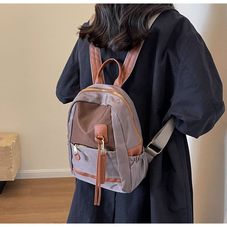 レザーリュック 女性用上品本革装飾通勤背負鞄 ビジネス