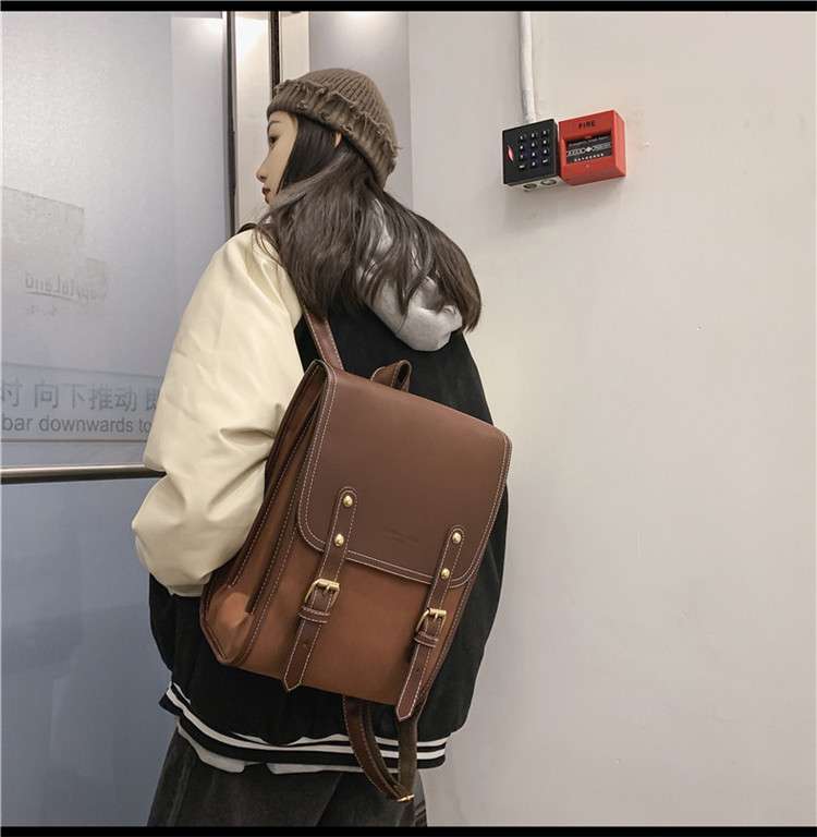 レザーリュック 復古風合皮蓋付きリュックサック 通学