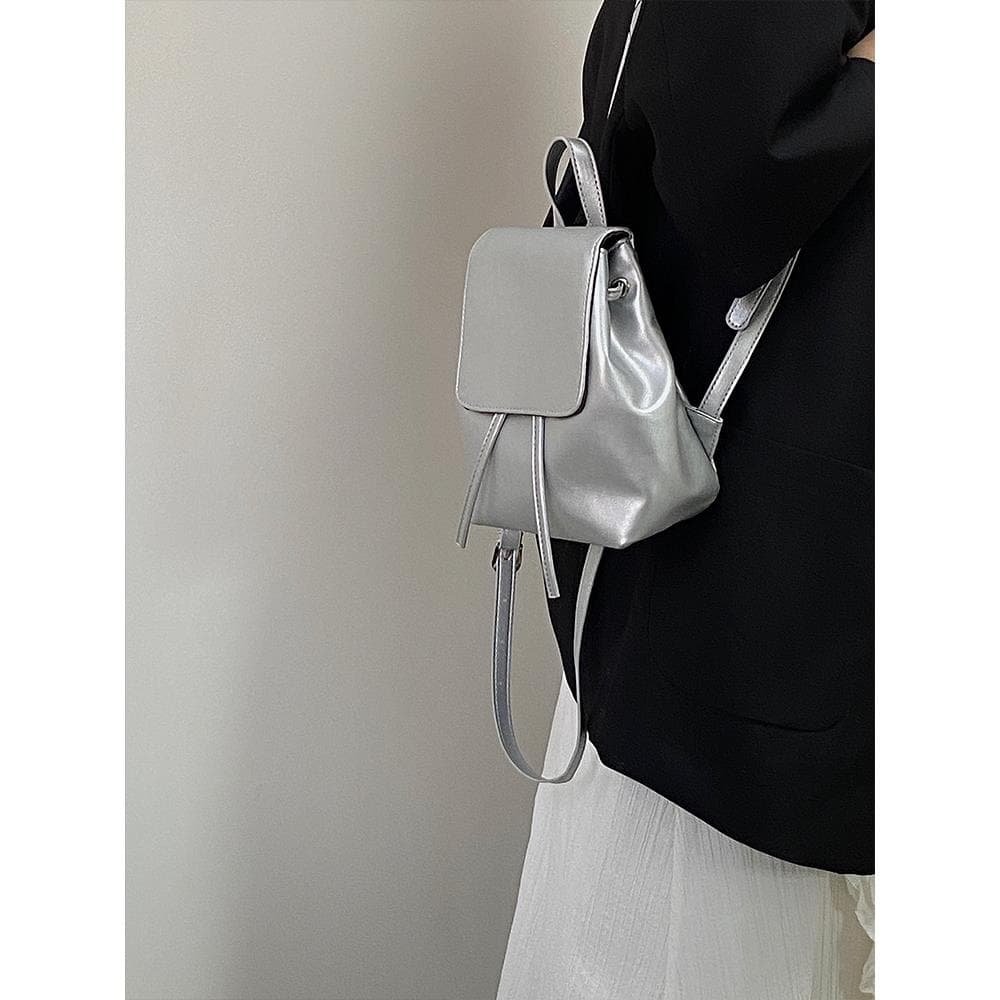 レザーリュック  上品な茶色きれいめ大人女性向け ビジネス