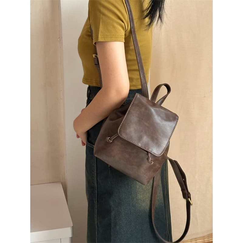 レザーリュック レザー調ミニリュック コンパクト大容量 軽量お出かけバッグ ビジネス