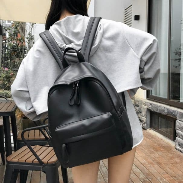 シンプルデザイン合成皮革　通学用レザーリュック