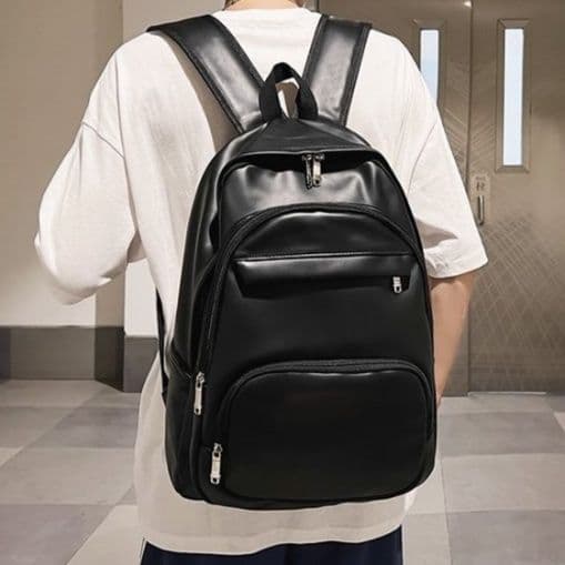 多機能軽量大容量スポーツ用　PUレザーリュック