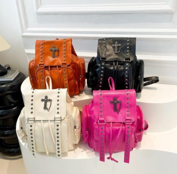 レザーリュック 十字架装飾黒大容量スタッズ付き 通学