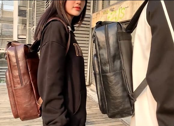 レザーリュック 大容量レザー調リュックサック 男女兼用 通勤通学対応 ビジネス