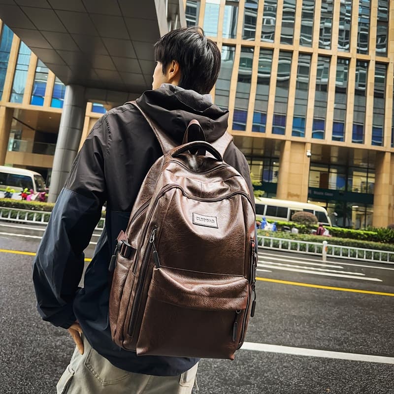 レザーリュック 大容量多機能本革　通学