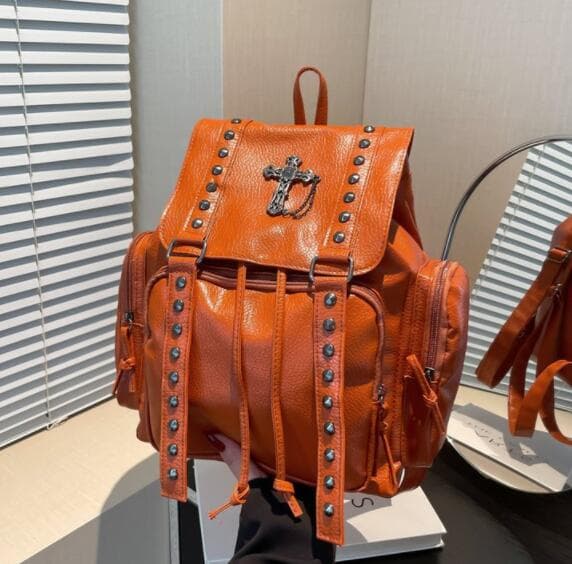 レザーリュック 十字架装飾黒大容量スタッズ付き 通学