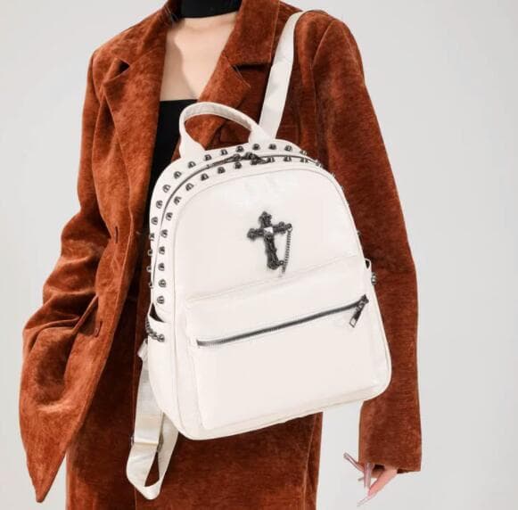レザーリュック 十字架スタッズ付きフェイク 通学