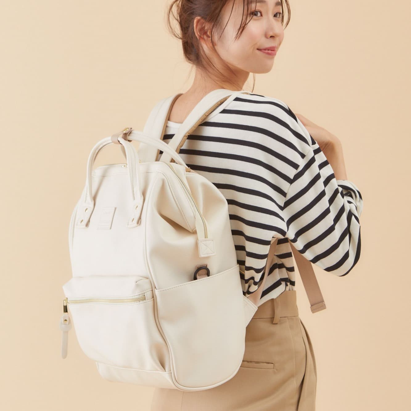 レザーリュック 上品な質感の本革大容量　通学