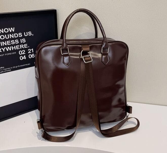 レザーリュック多機能 ハンドバッグ兼用 斜めがけ対応 ビジネス