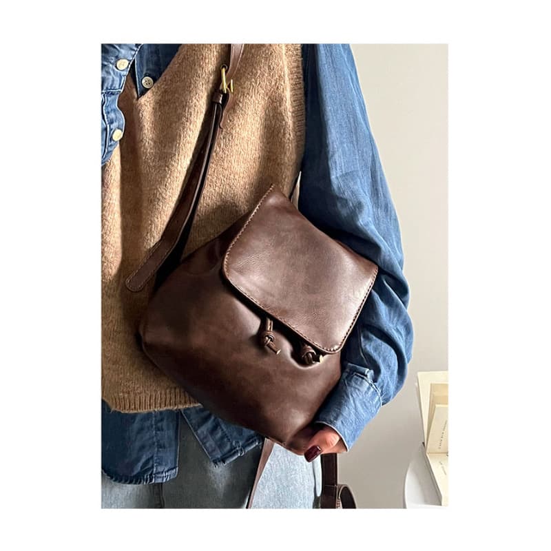 レザーリュック レザー調ミニリュック コンパクト大容量 軽量お出かけバッグ ビジネス