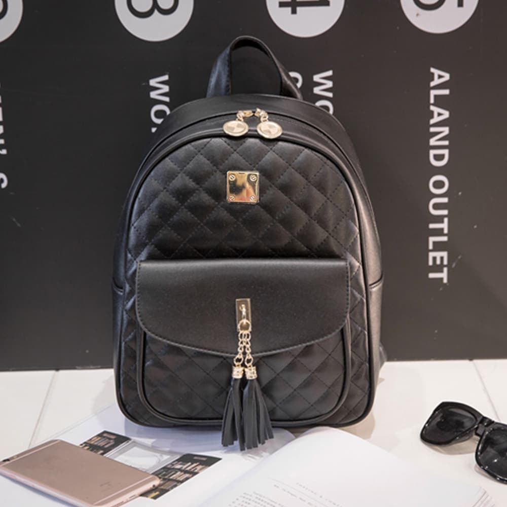 レディース レザーリュック タッセル付き キルティング柄