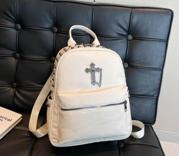 レザーリュック 十字架スタッズ付きフェイク 通学