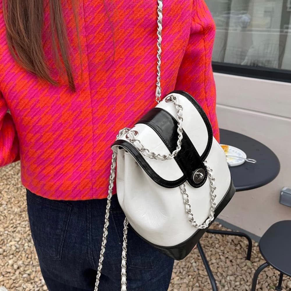 レザーリュック レザー風巾着リュック チェーン付きミニバッグ