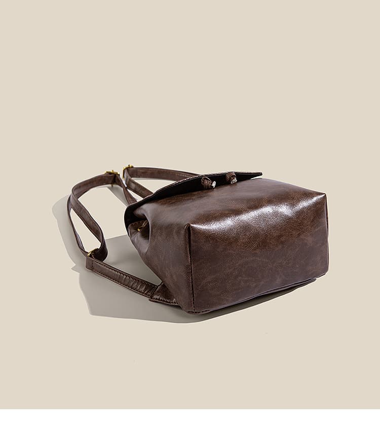 レザーリュック レザー調ミニリュック コンパクト大容量 軽量お出かけバッグ ビジネス