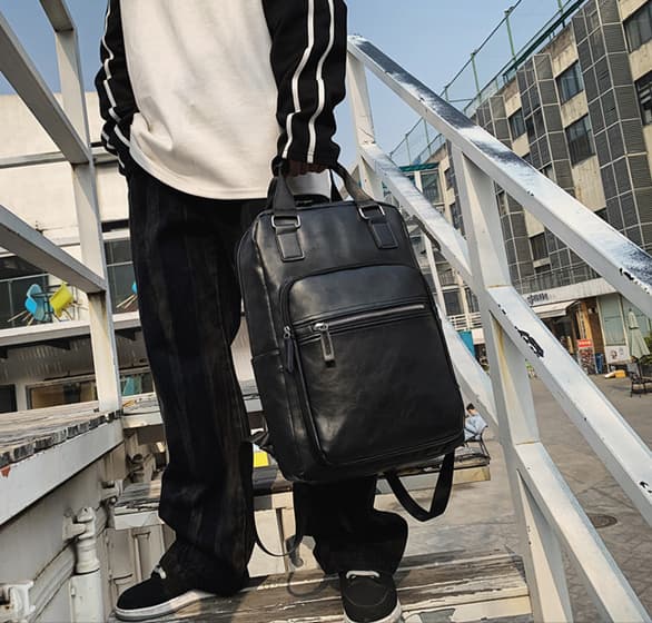 レザーリュック 大容量レザー調リュックサック 男女兼用 通勤通学対応 ビジネス