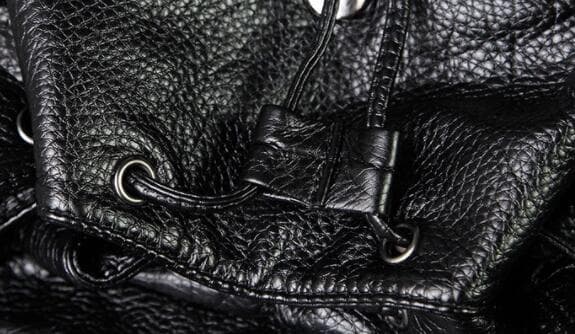 レザーリュック スタッズ付き合皮多機能バックパック 通学