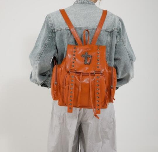 レザーリュック 十字架装飾黒大容量スタッズ付き 通学