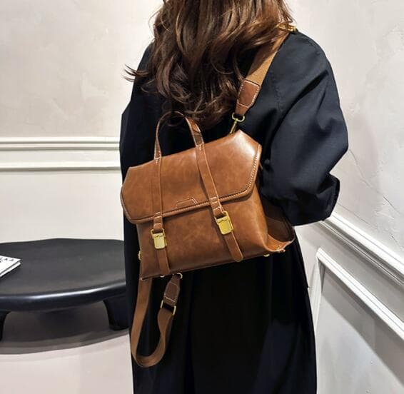 レザーリュック 本革風多機能ショルダーバッグ ビジネス