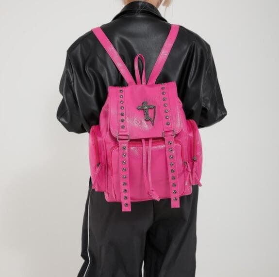 レザーリュック 十字架装飾黒大容量スタッズ付き 通学