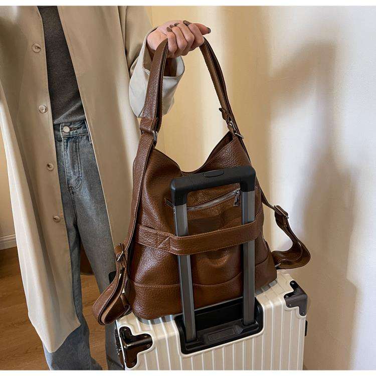 レザーリュック 本革女性用三通り鞄 背負い型手提げ肩掛け ビジネス