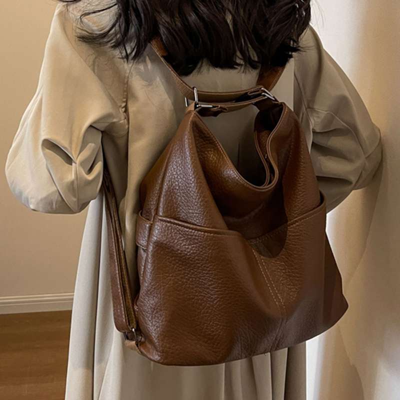 レザーリュック 本革女性用三通り鞄 背負い型手提げ肩掛け ビジネス