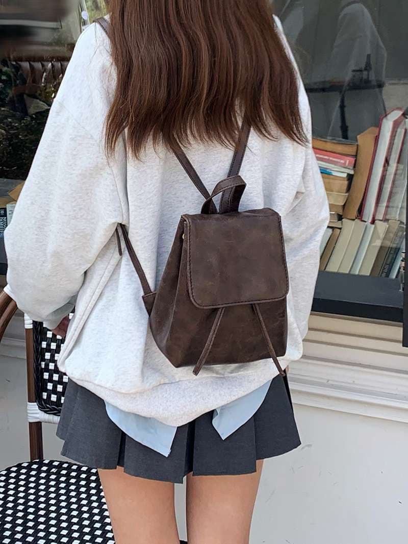 レザーリュック 本革小型背負い鞄 女性用四角型通学鞄