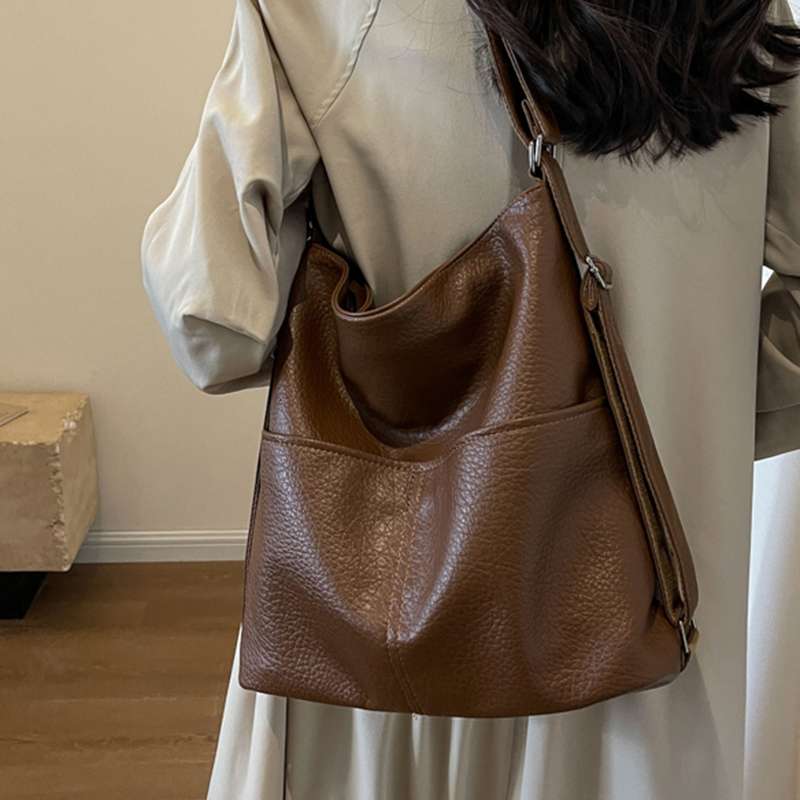 レザーリュック 本革女性用三通り鞄 背負い型手提げ肩掛け ビジネス