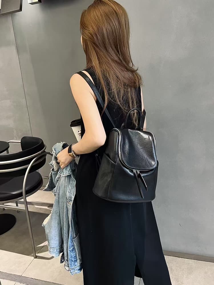 レザーリュック 上品フラップ式革製小型背負い鞄 ビジネス