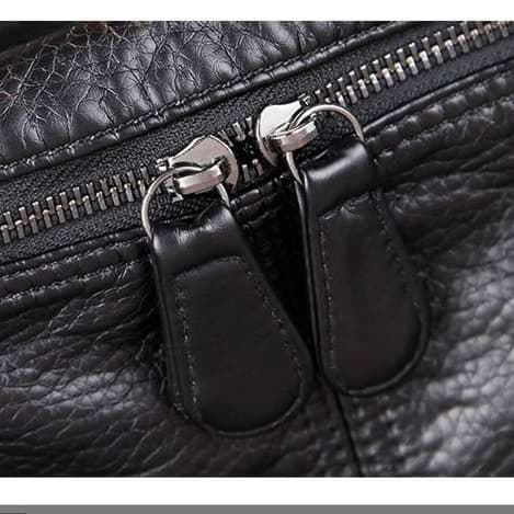 レザーリュック スタッズ装飾本革リュック黒色個性派 ビジネス