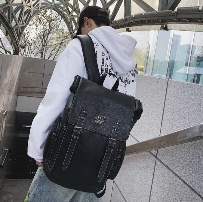 レザーリュック　男性用本革鞄 都市型 ビジネス