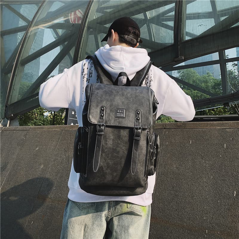 レザーリュック　男性用本革鞄 都市型 ビジネス