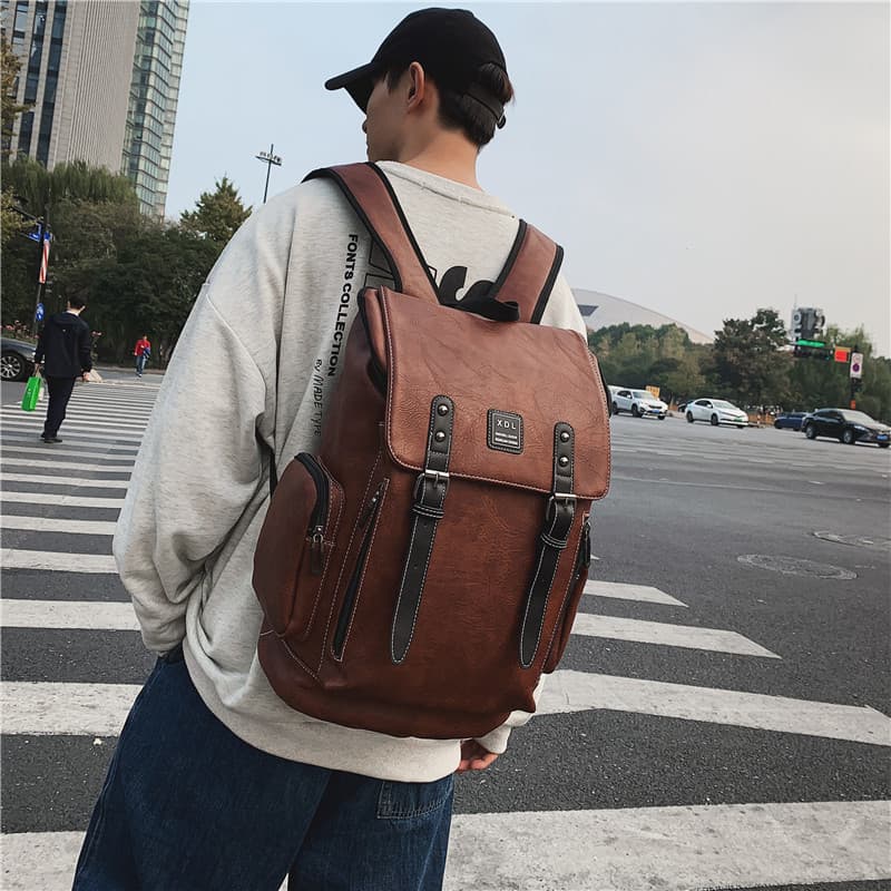 レザーリュック　男性用本革鞄 都市型 ビジネス