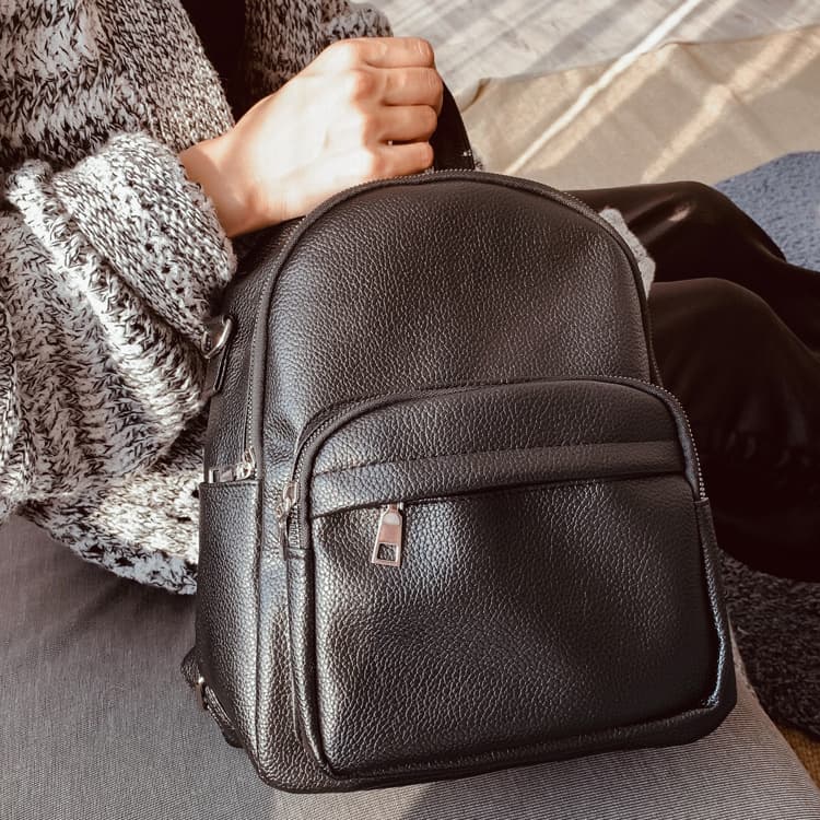 レザーリュック 上質本革レディースリュック黒色多機能収納 ビジネス